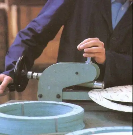 Machine pour la d�coupe manuelle des joints � Lille dans les Hauts-de-France